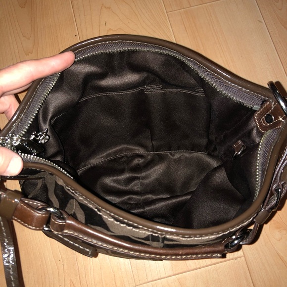 Coach Bag in Brown Fabric - Picture 7 of 8